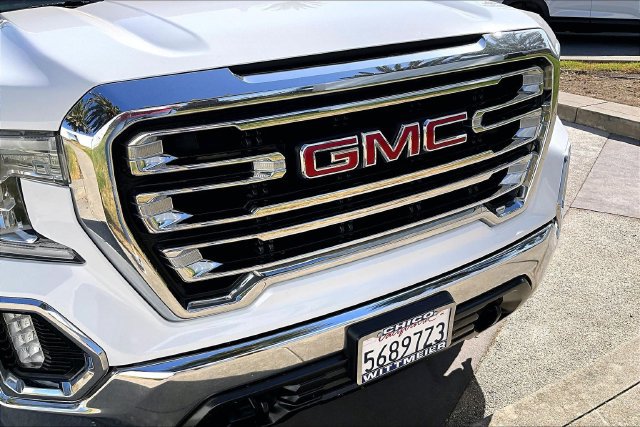 Used 2019 GMC Sierra 1500 SLT w/ X31 Off-Road Package AWD/4WD image 29