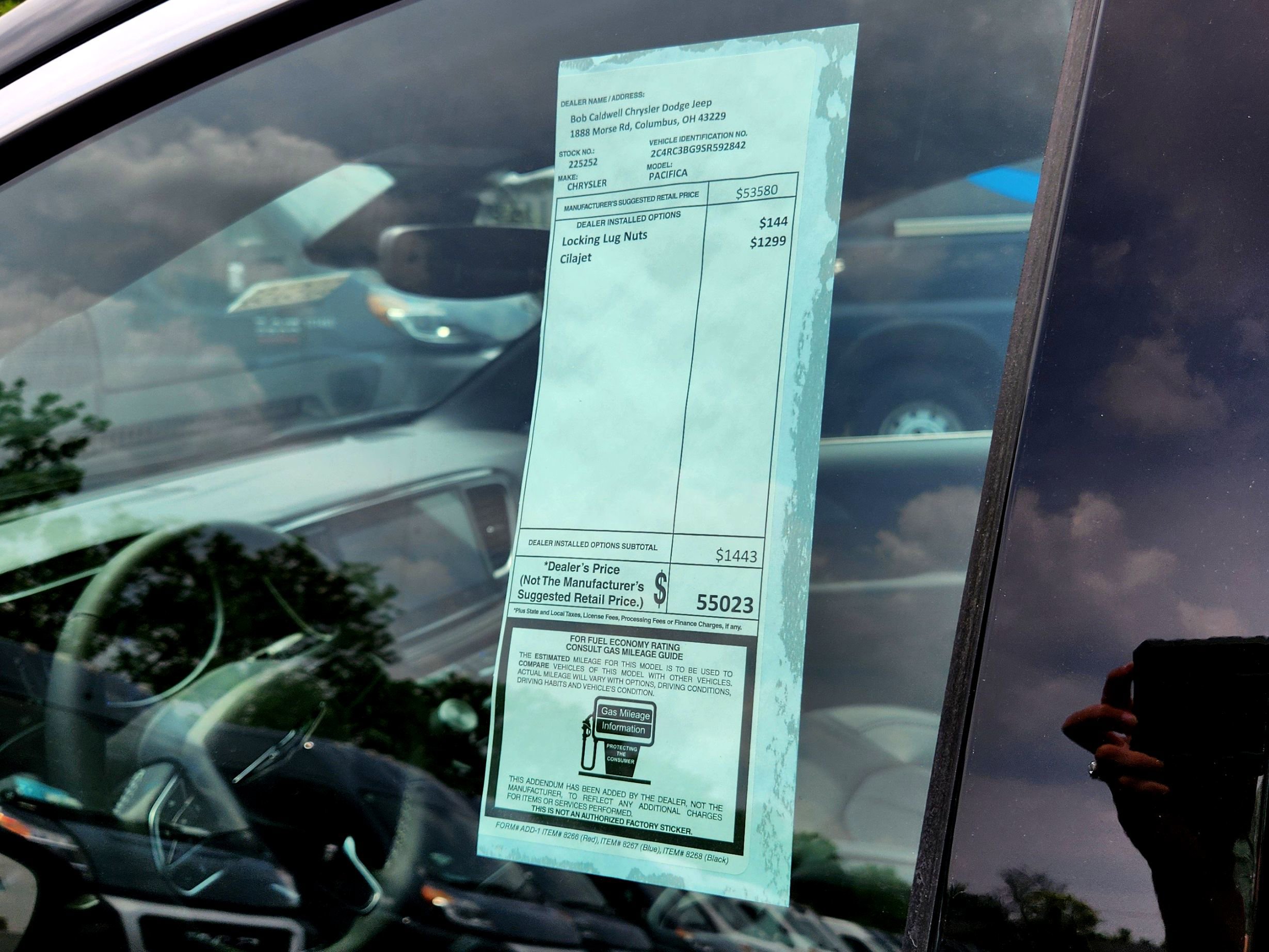 New 2025 Chrysler Pacifica Select w/ Uconnect Theater Family Group image 38