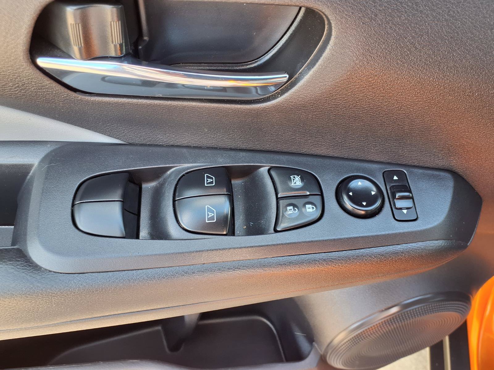Used 2023 Nissan Kicks SR w/ SR Premium Package FWD image 23