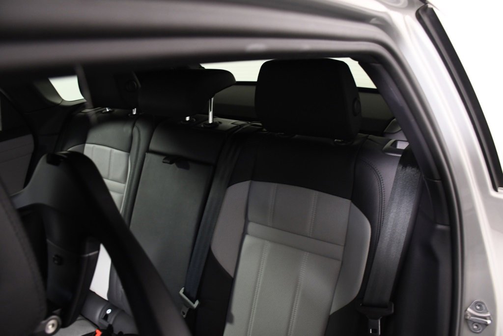 Used 2023 Land Rover Range Rover Evoque R-Dynamic SE image 28