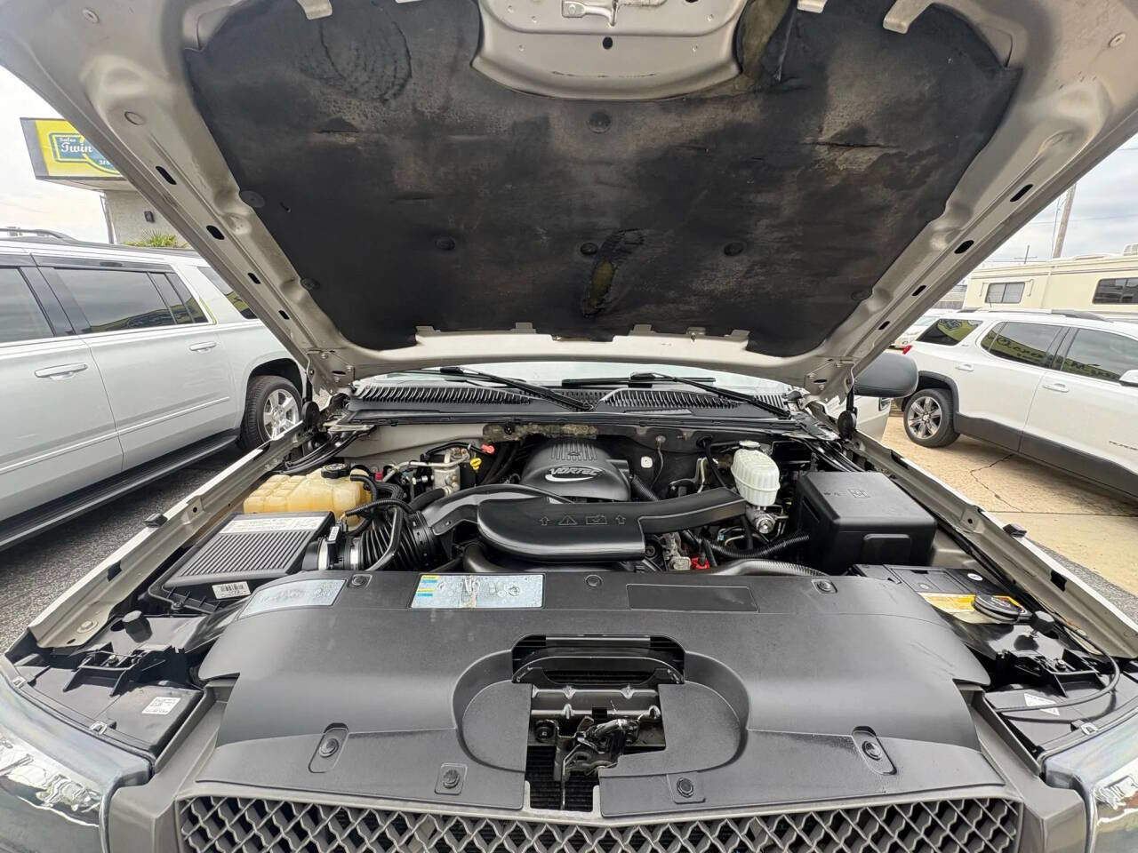 Used 2004 Chevrolet Avalanche image 5