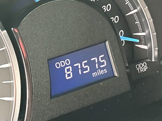 Used 2012 Toyota Camry XLE FWD image 17