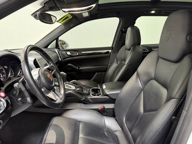 Used 2017 Porsche Cayenne Platinum Edition image 14