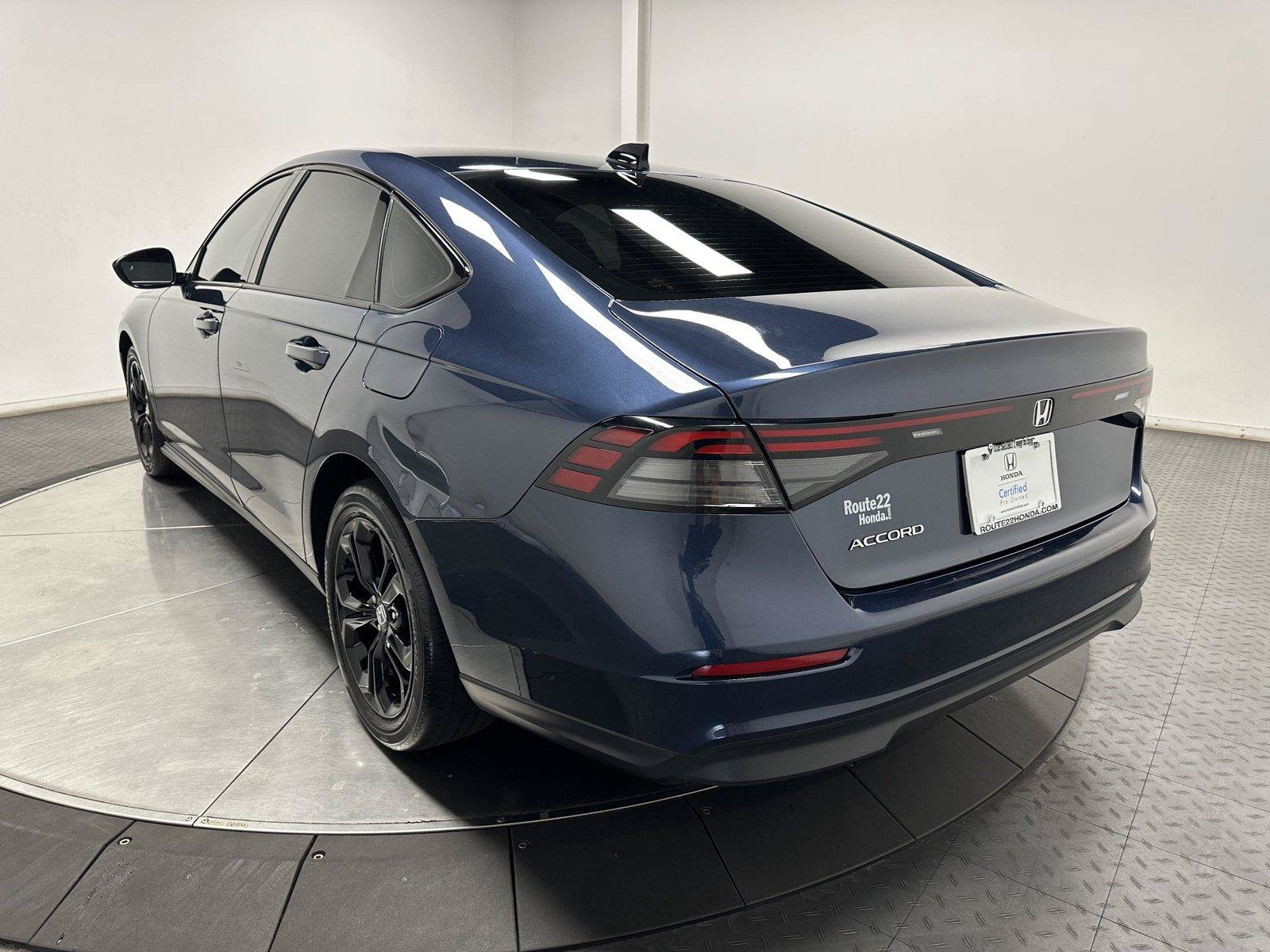 Certified 2025 Honda Accord SE image 9
