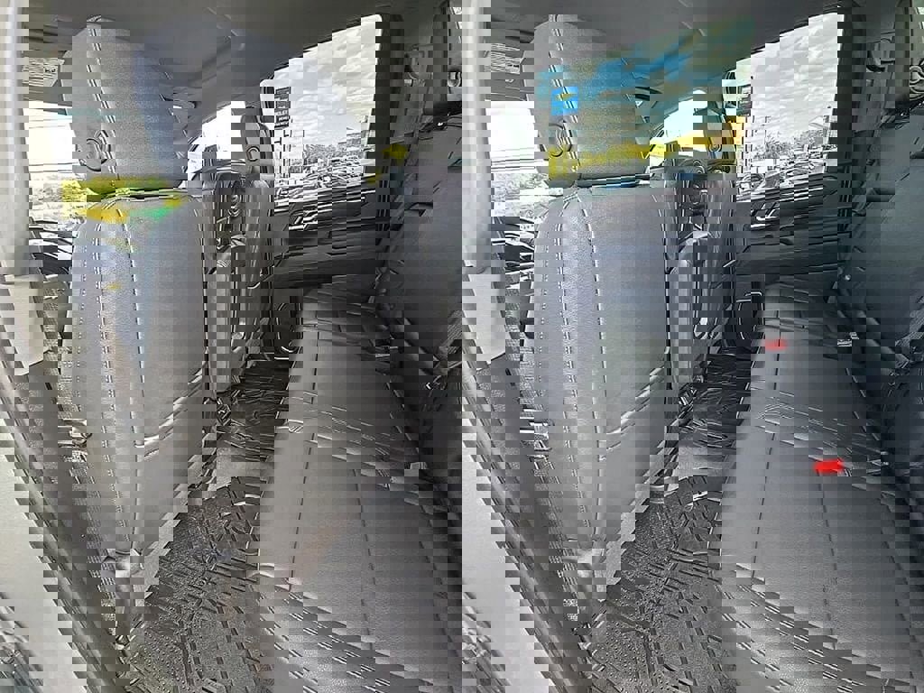 Used 2024 Chevrolet Silverado 2500 LT w/ Convenience Package image 37