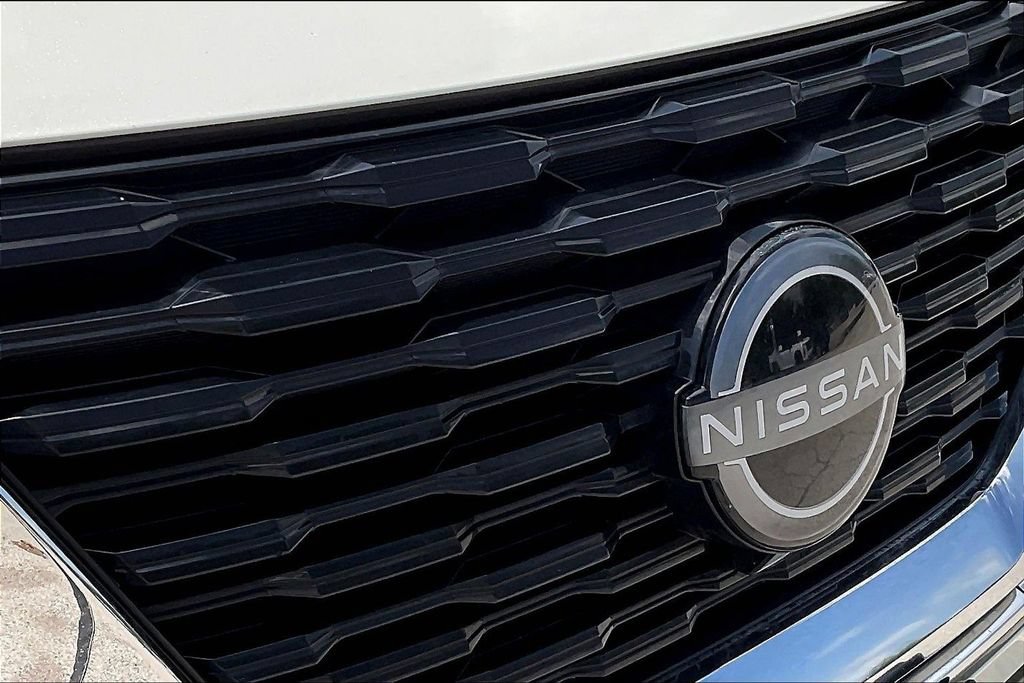 Used 2022 Nissan Rogue SV FWD image 25