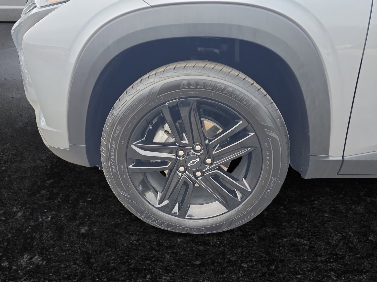 Used 2025 Chevrolet Trax ACTIV w/ Sunroof Package image 9