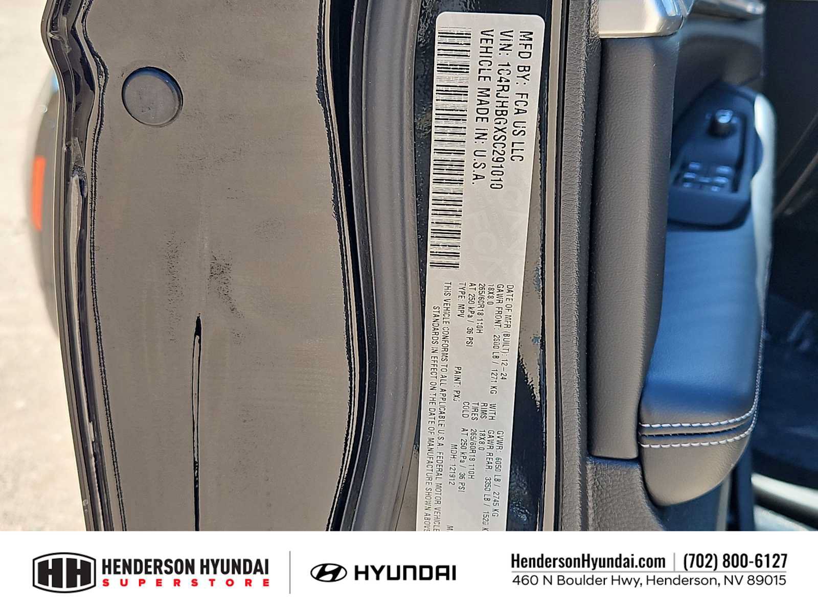 Used 2025 Jeep Grand Cherokee Limited w/ Luxury Tech Group II AWD/4WD image 36