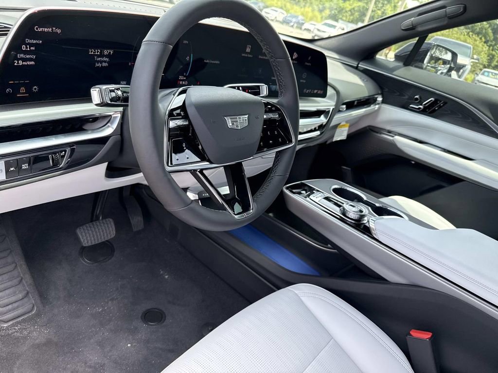 New 2025 Cadillac Lyriq Luxury image 33
