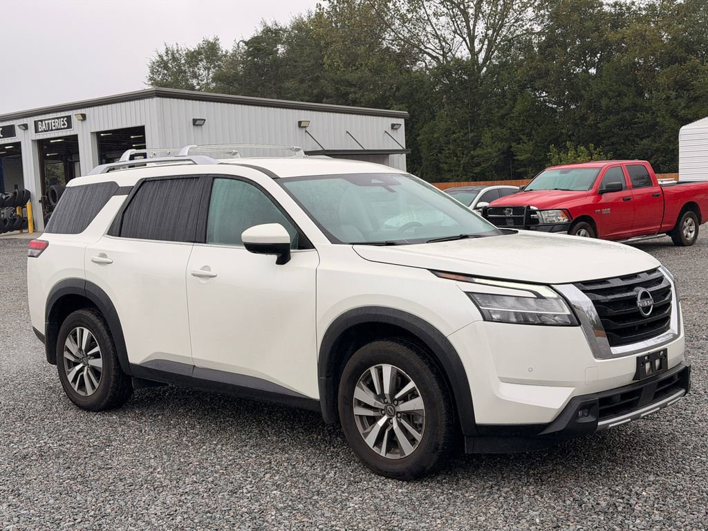 Used 2023 Nissan Pathfinder SL w/ Lighting Package (N92)