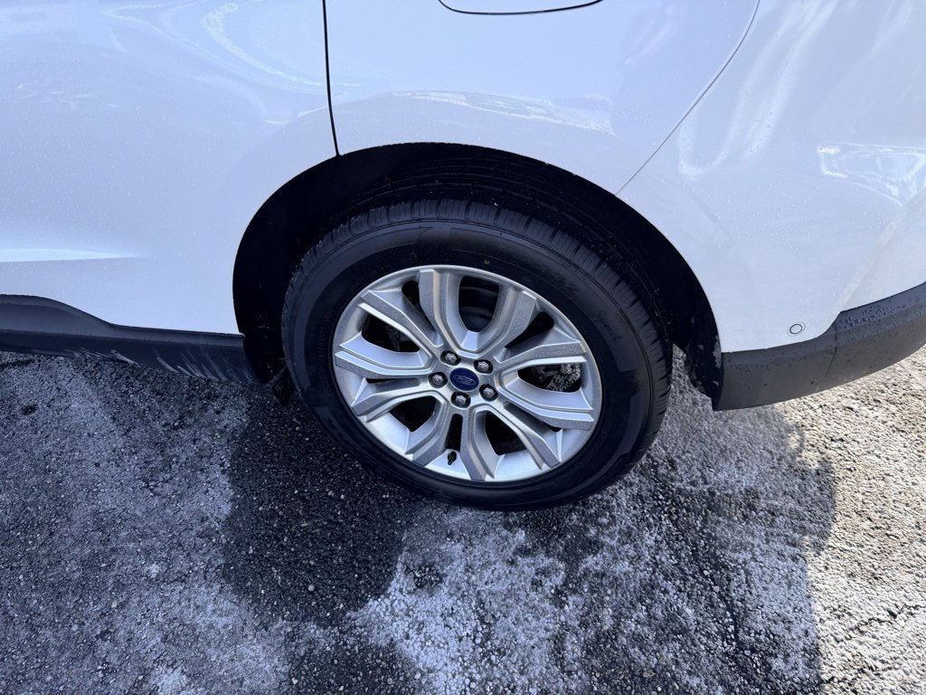 Used 2020 Ford Edge Titanium w/ Equipment Group 301A image 9