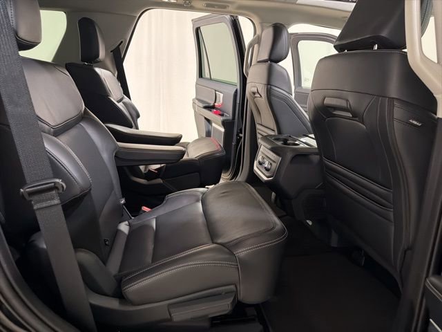 Used 2025 Ford Expedition Platinum AWD/4WD image 28