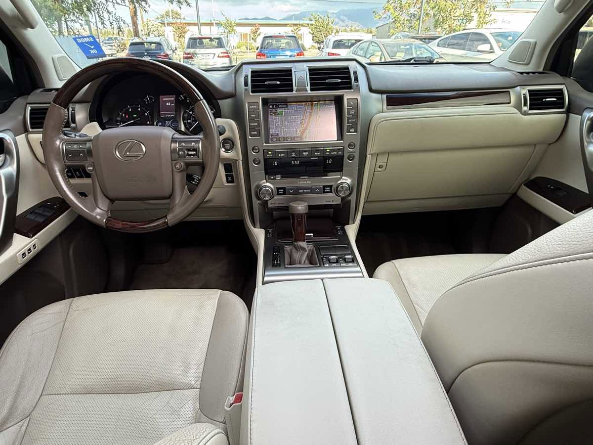 Used 2017 Lexus GX 460 image 16