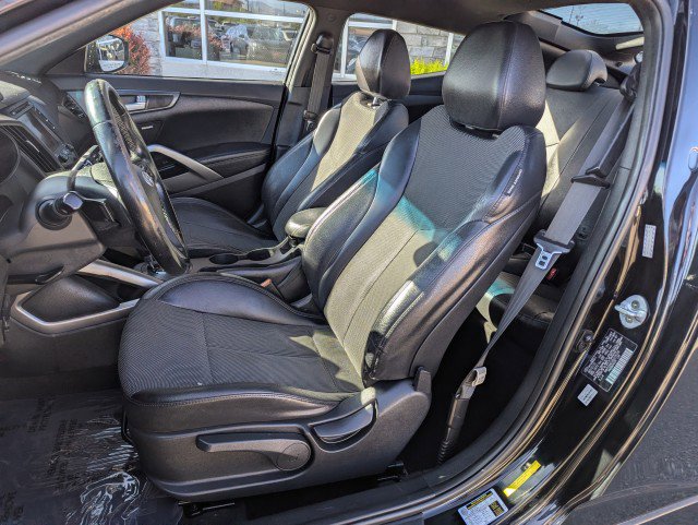 Used 2016 Hyundai Veloster Turbo FWD image 11