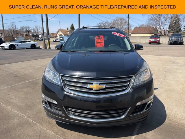 Used 2017 Chevrolet Traverse LT w/ Style and Technology Package FWD image 3