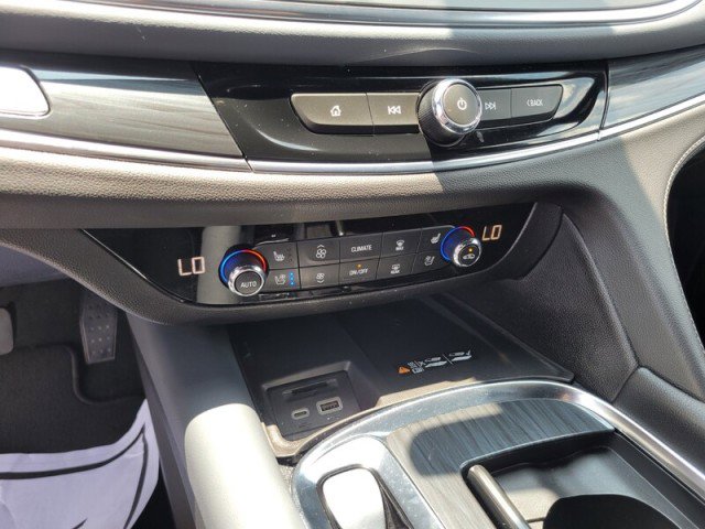 Used 2024 Buick Enclave Premium image 19