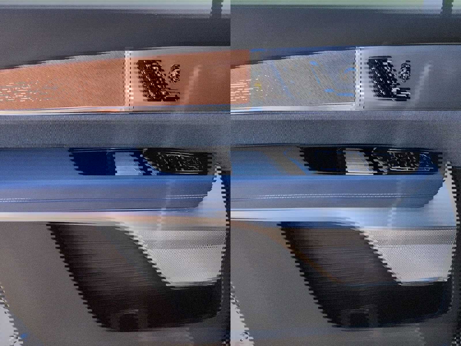 Used 2026 Cadillac Vistiq Premium Luxury AWD/4WD image 10