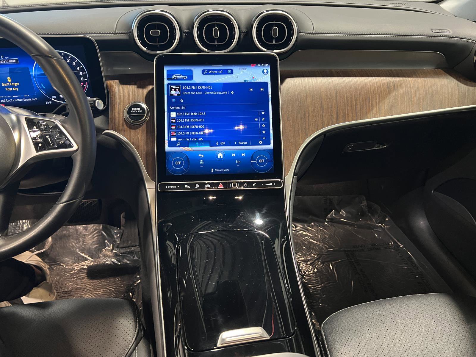 Used 2025 Mercedes-Benz GLC 350e 4MATIC image 18