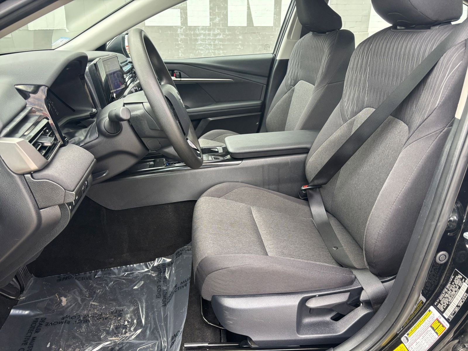 Used 2025 Toyota Camry LE image 32