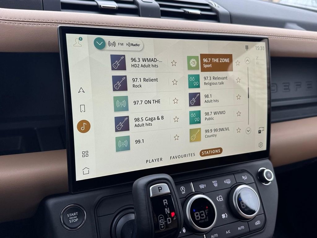 New 2026 Land Rover Defender 130 X-Dynamic SE image 16