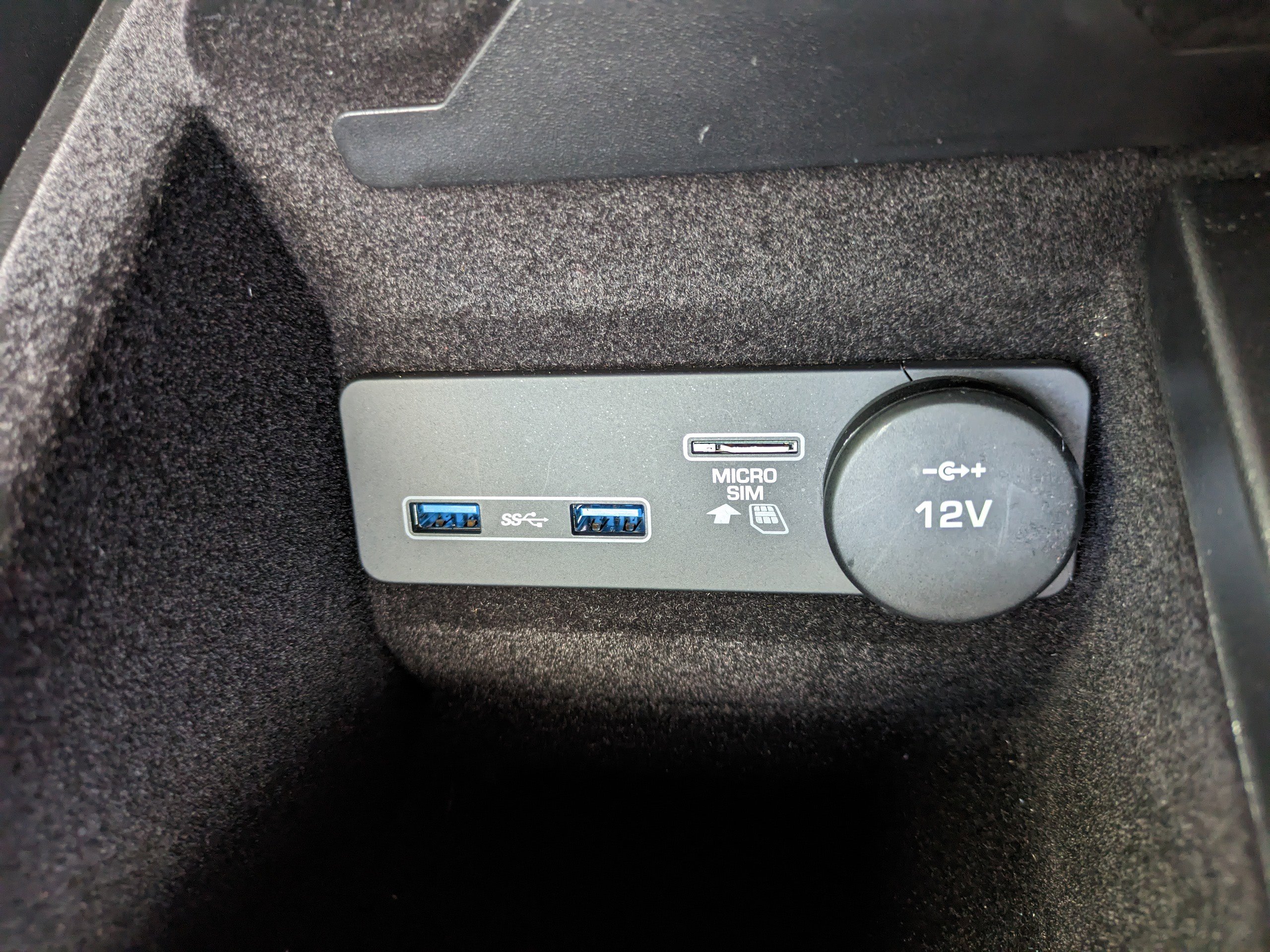 Used 2022 Jaguar F-TYPE R-Dynamic image 32