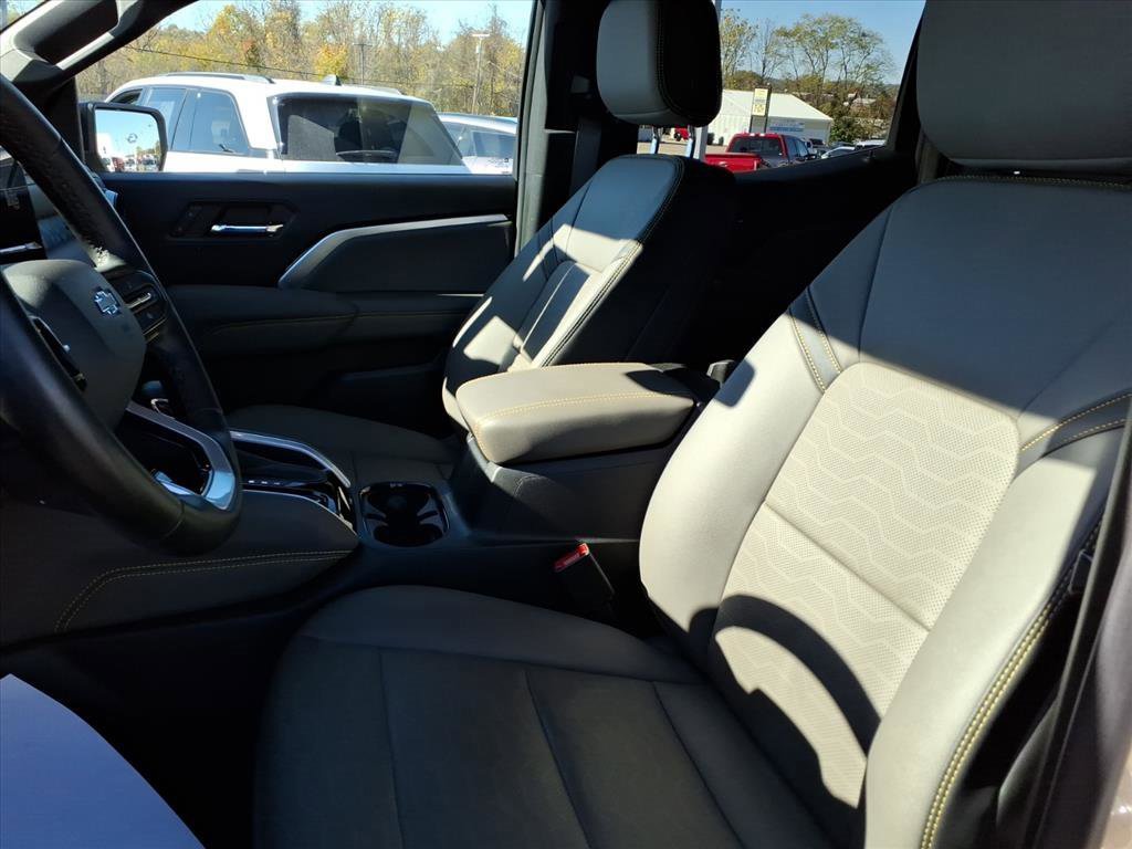 Used 2024 Chevrolet Colorado ZR2 w/ ZR2 Convenience Package III image 8