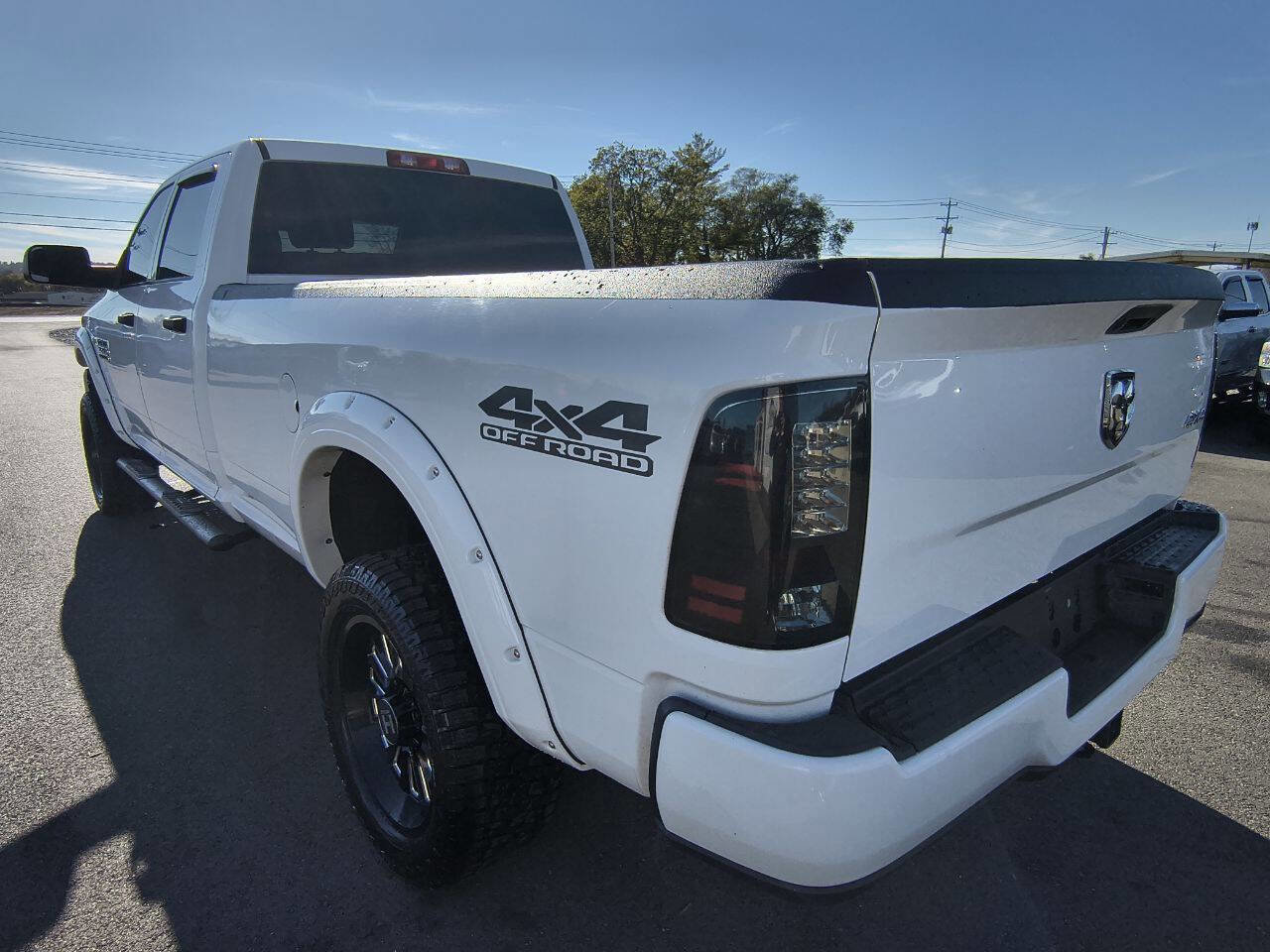 Used 2018 RAM 2500 Tradesman w/ Protection Group image 8