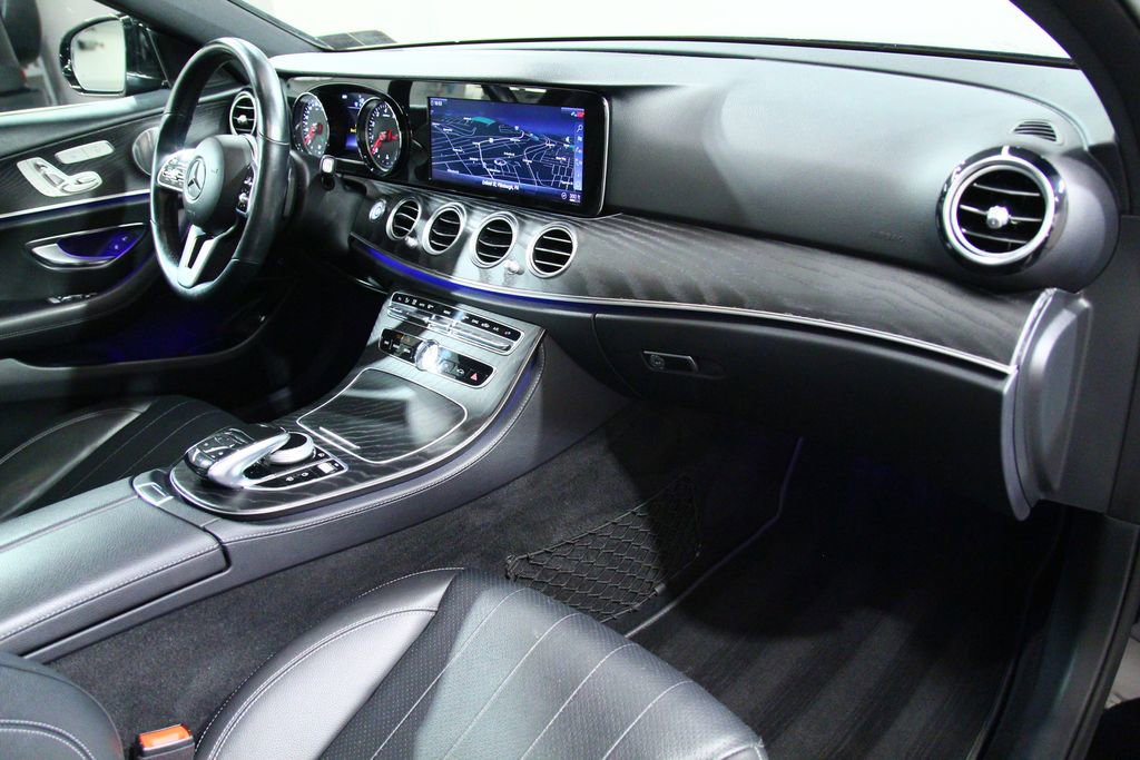 Used 2019 Mercedes-Benz E 300 4MATIC image 23