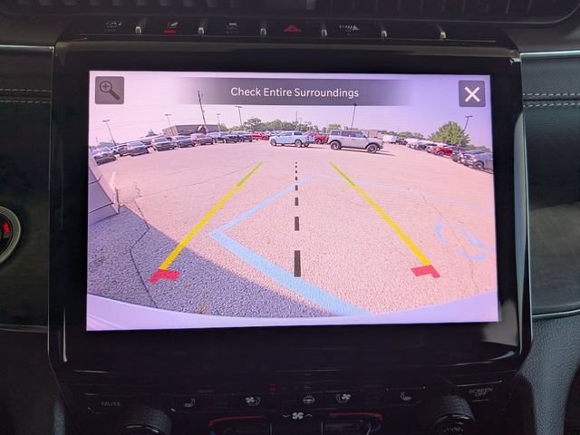 Used 2025 Jeep Grand Cherokee Overland AWD/4WD image 21