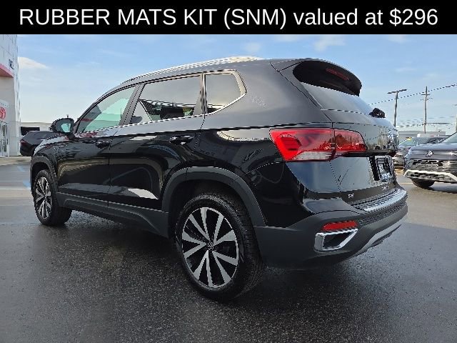 Used 2023 Volkswagen Taos SE w/ Panoramic Sunroof Package FWD image 6