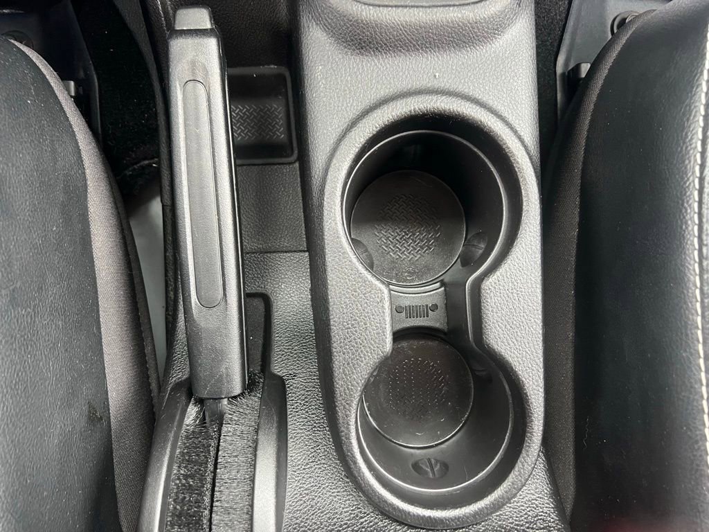 Used 2013 Jeep Wrangler Unlimited Sport image 23