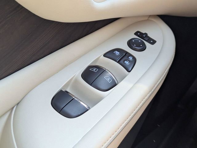 Used 2020 Nissan Murano Platinum w/ Cargo Package image 26