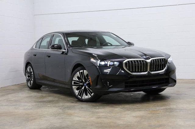 Used 2025 BMW i5 xDrive40 w/ Premium Package AWD/4WD image 4