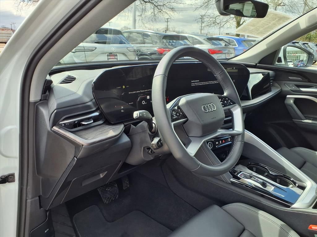 Used 2025 Audi Q5 Premium Plus w/ Premium Plus image 11