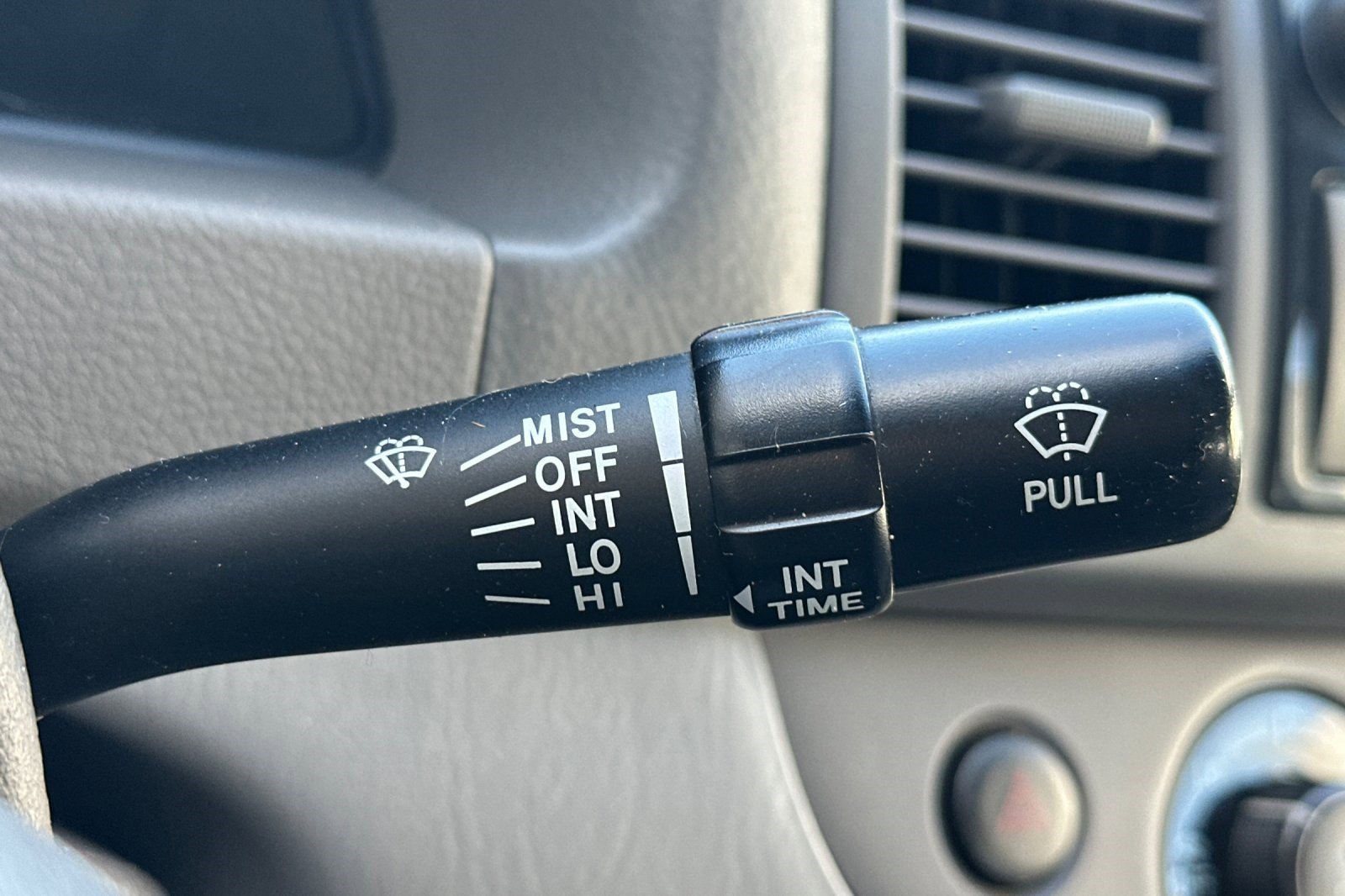 Used 2004 Toyota Camry LE image 28