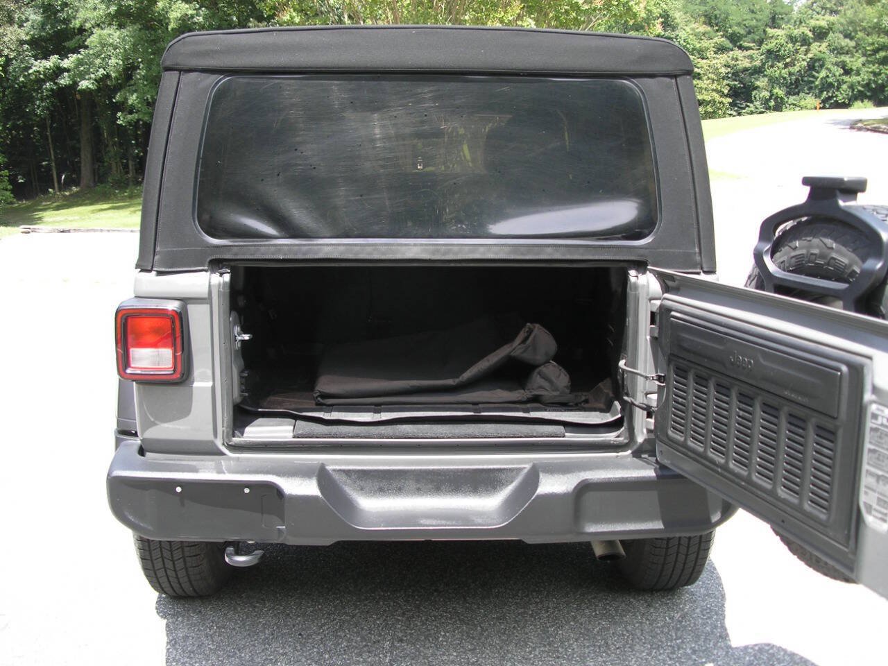 Used 2021 Jeep Wrangler Unlimited Sport AWD/4WD image 6