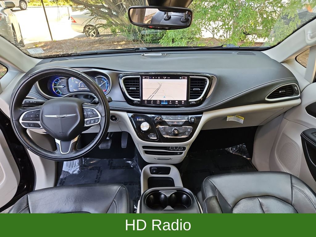 Used 2022 Chrysler Pacifica Touring-L w/ Uconnect Theater Family Group FWD image 9