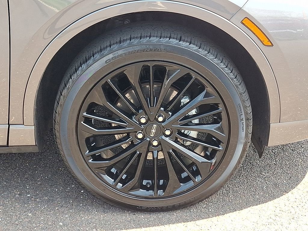 Used 2024 Lincoln Corsair AWD w/ Equipment Group 101A image 9