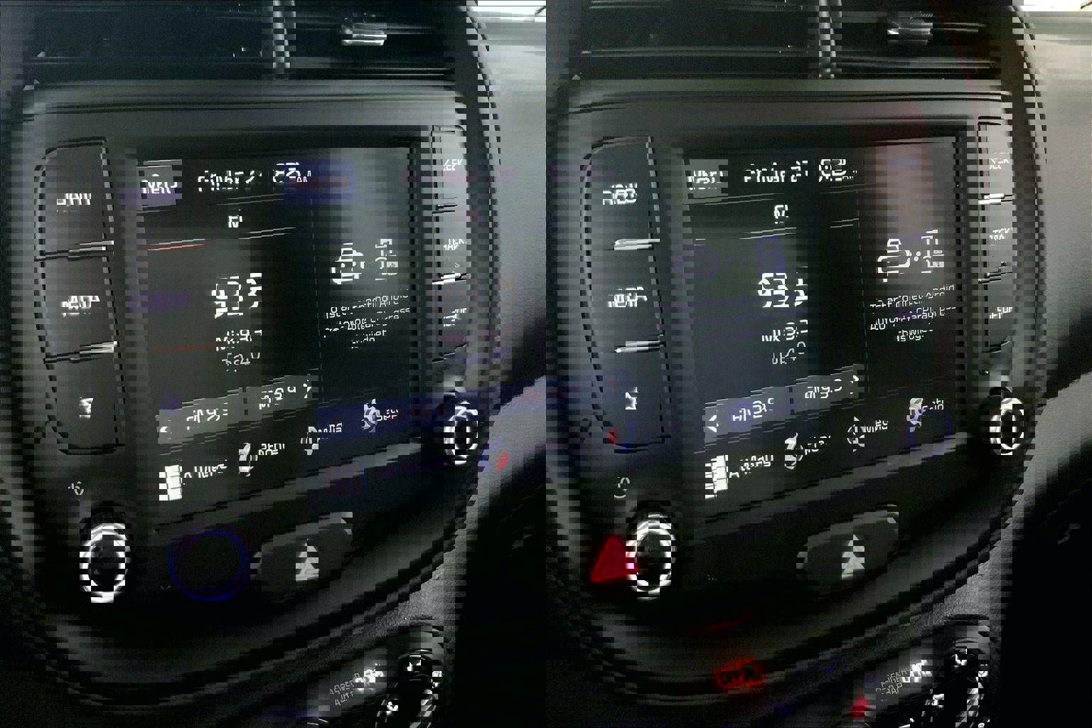 Certified 2025 Kia Soul LX image 6