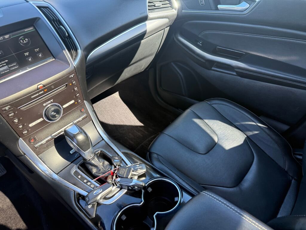 Used 2015 Ford Edge Titanium image 15