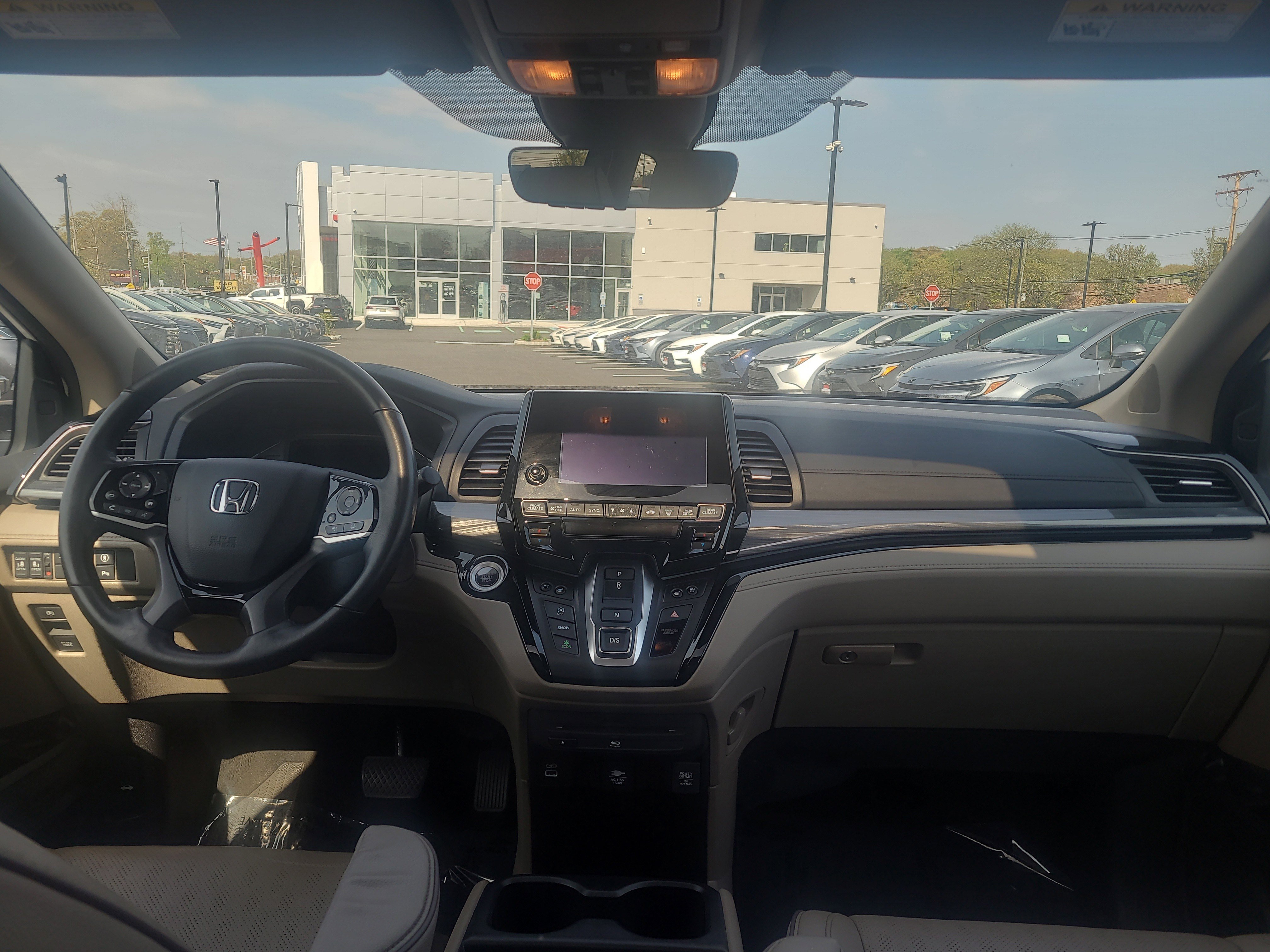 Used 2023 Honda Odyssey Elite image 18