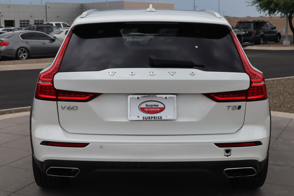 Used 2021 Volvo V60 T5 Cross Country image 6