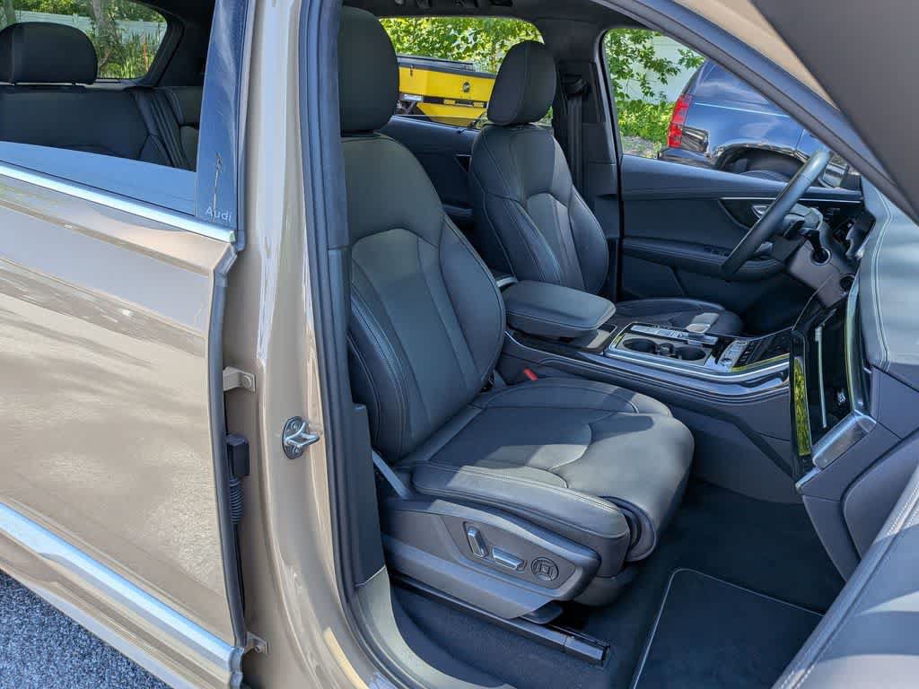 Certified 2025 Audi Q7 3.0T Prestige AWD/4WD image 23