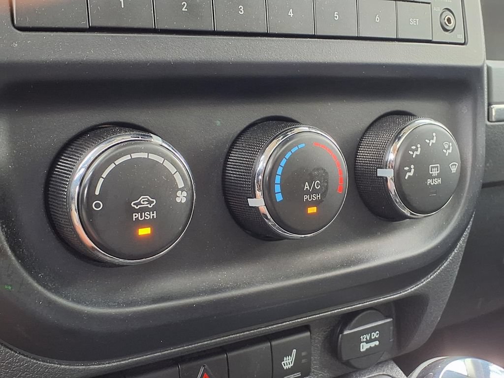 Used 2014 Jeep Patriot Latitude w/ Sun/Sound Group AWD/4WD image 20