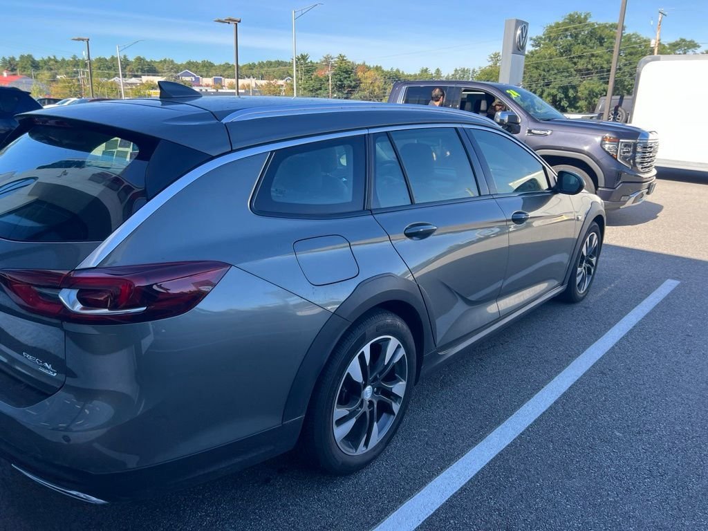 Used 2018 Buick Regal Essence w/ Driver Confidence Package #1 AWD/4WD image 7