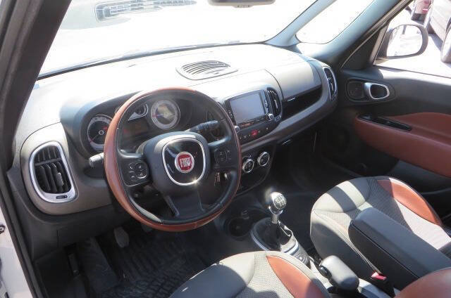 Used 2014 FIAT 500L Trekking w/ Popular Equipment Group FWD image 13