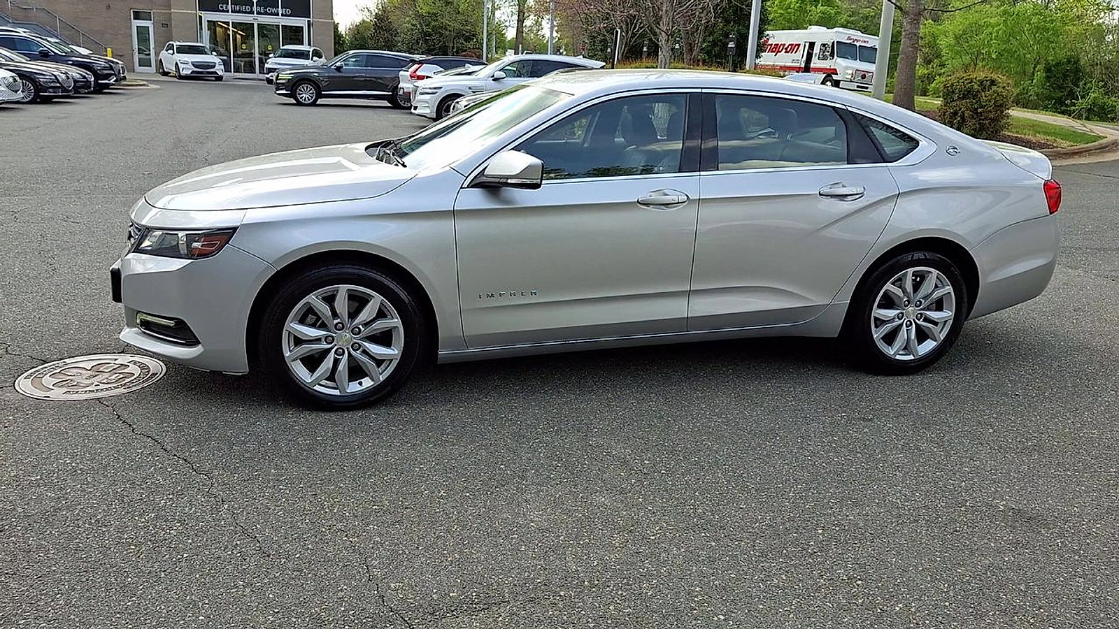 Used 2018 Chevrolet Impala LT image 4
