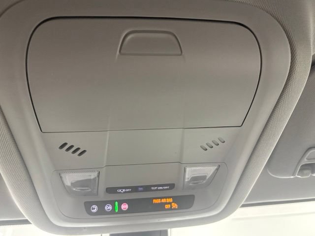 Used 2021 GMC Acadia SLE w/ Driver Convenience Package FWD image 39