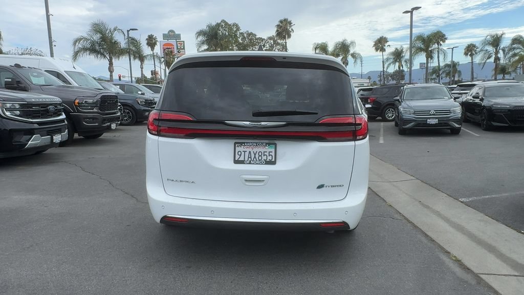 Used 2025 Chrysler Pacifica Select FWD image 7