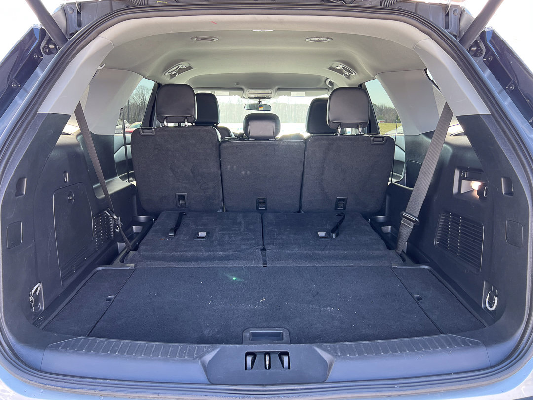 Used 2023 Ford Explorer XLT w/ Equipment Group 202A image 7